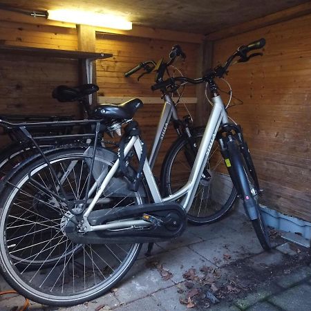 2-Room Apartment + 2 E-Bikes Alkmaar Exterior photo